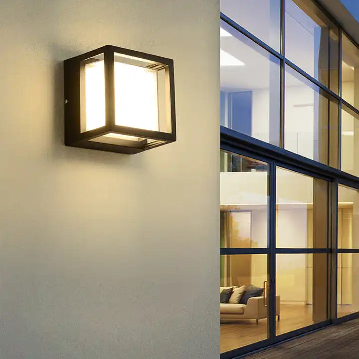 Exterior Hamptons Style LED Wall Light IP65 Spark Lighting