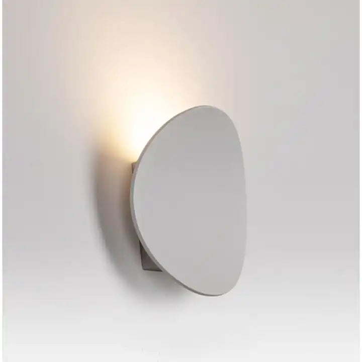 Decorative modern LED wall light in white