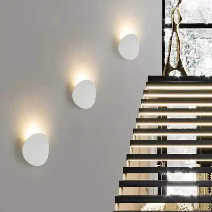 Decorative modern LED wall light in white