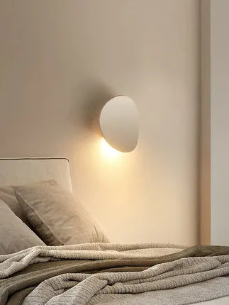 Decorative modern LED wall light in white